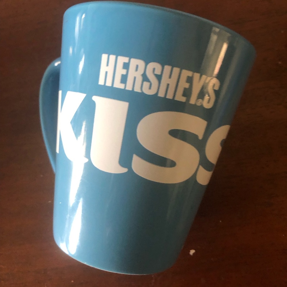 ❤️Hershey’s Kisses Mug - 835 *mug deal $20 or $15 w/offer